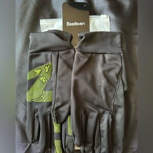 New Bessteven Black and Green Sports Gloves size XL